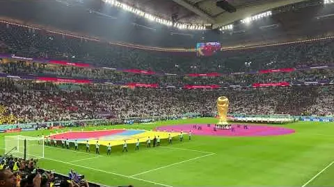 西部群雄逐鹿解析：狼队勇往直前三队激战，勇士湖人遭遇艰难赛程，灰熊恐步履维艰